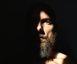 Portraet-Mann-Halbschatten Portraet-Mann-Halbschatten